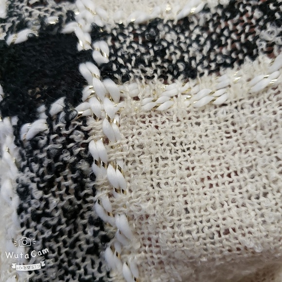 Scarf - Picture 2 of 4